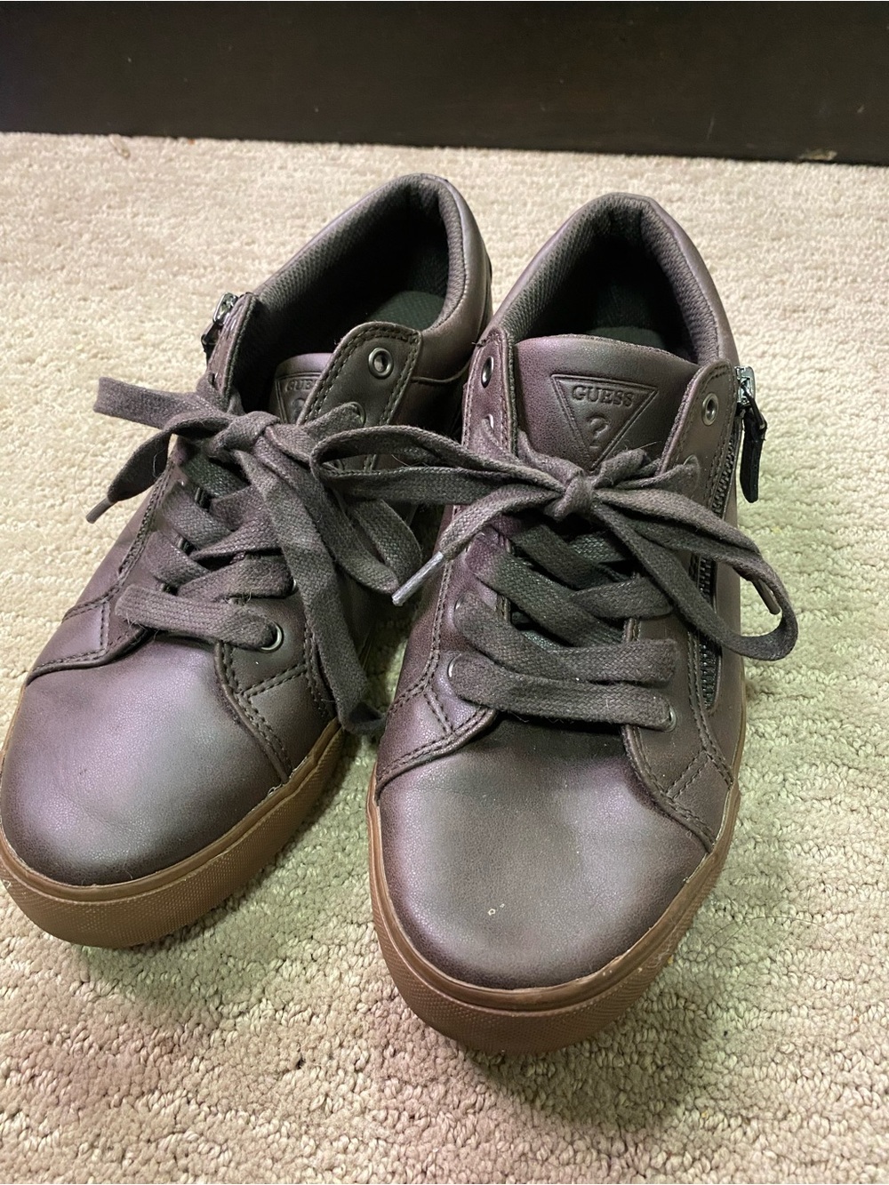 GUESS Men’s Dark Brown leather Lace-Up Sneakers with Side Zipper